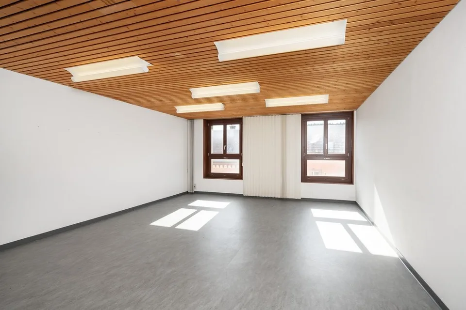 Bureau situé au 3e étage - Grand Rue 122/124, Tramelan – Foto 6 von 12