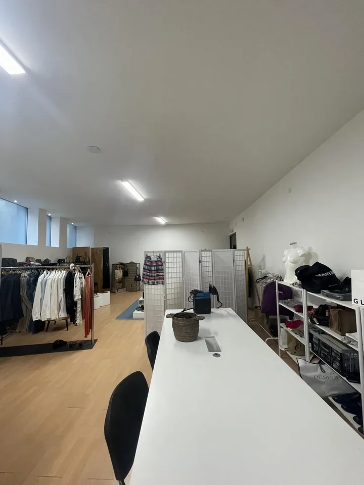 LOCALE COMMERCIALE DI 95 M2NEL CUORE DI NYON