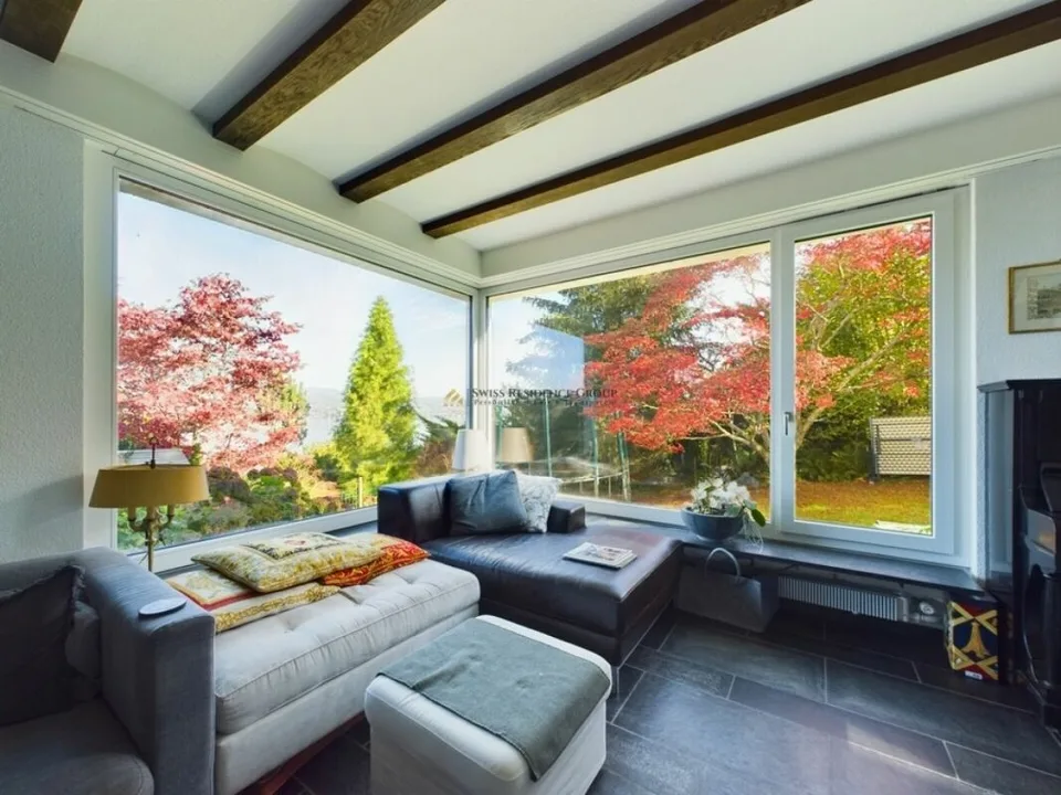 Villa exclusive avec vue sur le lac, piscine et beaucoup d'intimité