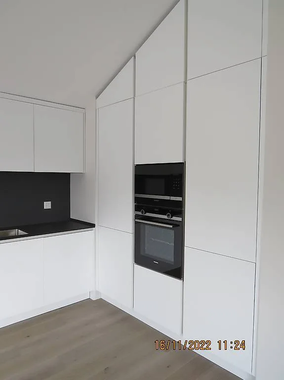 Moderno appartamento di 4 locali a Melano con giardino privato