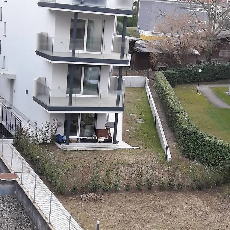 Moderno appartamento di 4 locali a Melano con giardino privato