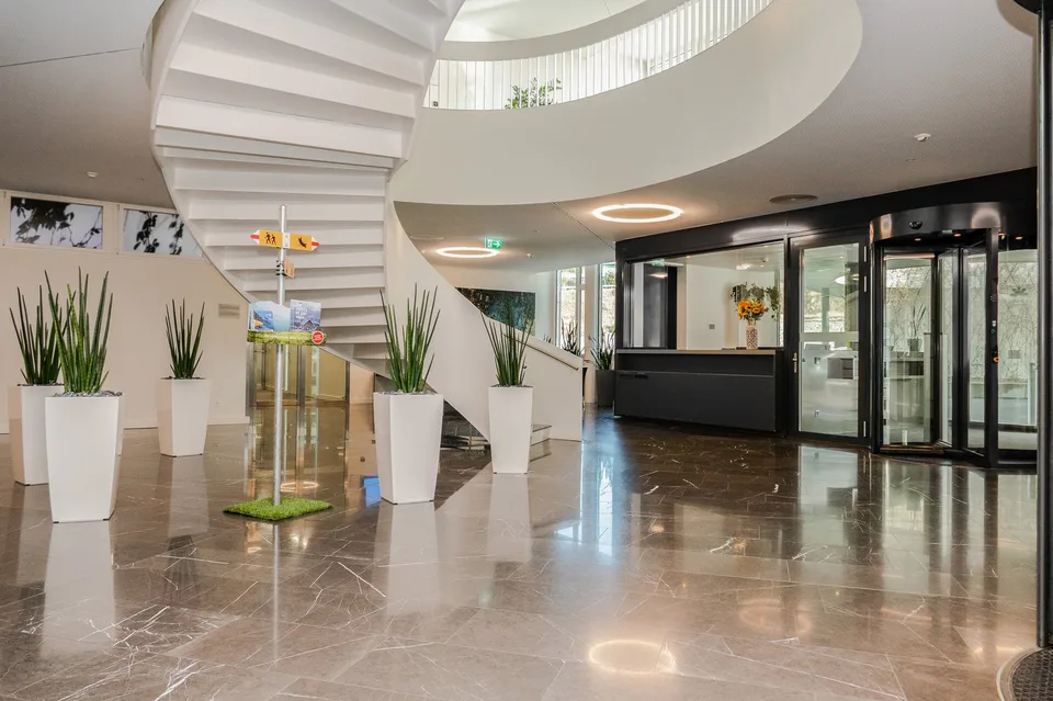 1'424 m2 - Magnifiques surfaces de bureaux à coté de Biopôle