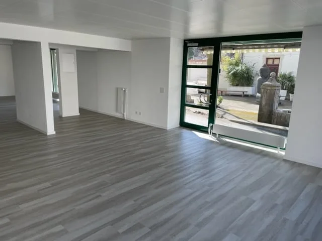 Ampio spazio commerciale nel centro di Zuchwil