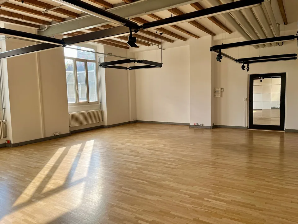 Bureau moderne dans un emplacement stratégique à Balerna