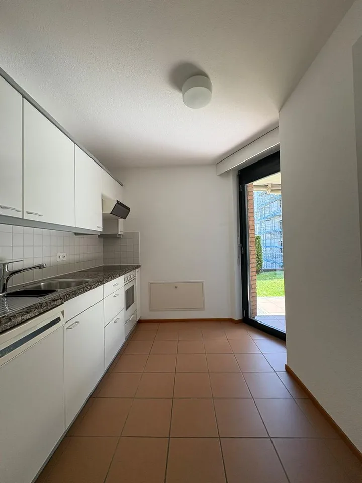 Wohnung mit 2.5 Zimmern im EG, Minusio