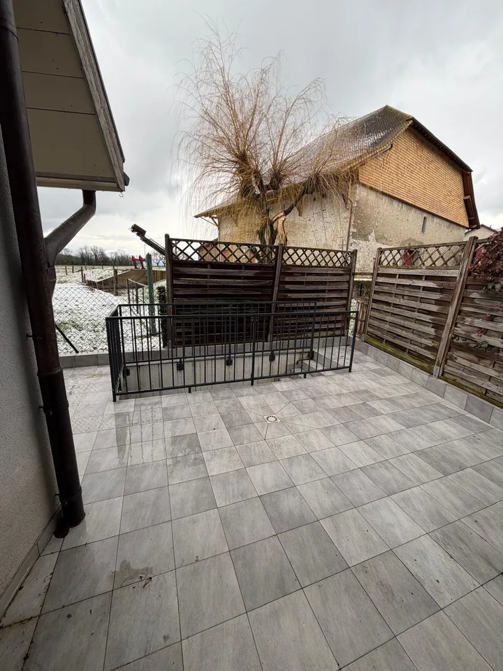 Schönes 4.5-Zimmer-Triplex in Perroy, mit Garage