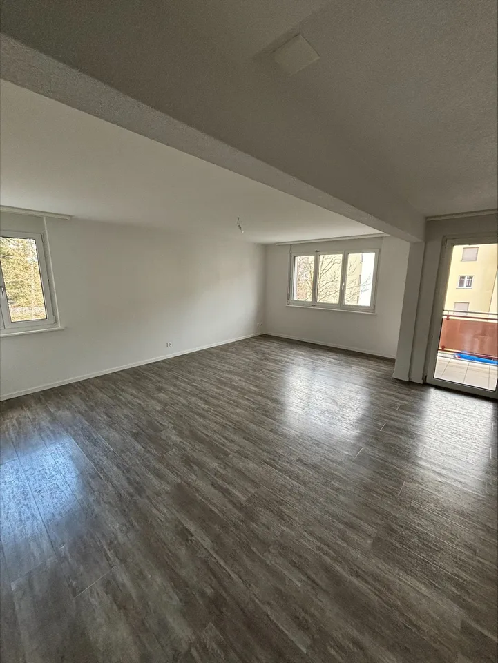 Charmant appartement 3.5 pièces avec balcon à Fleurier