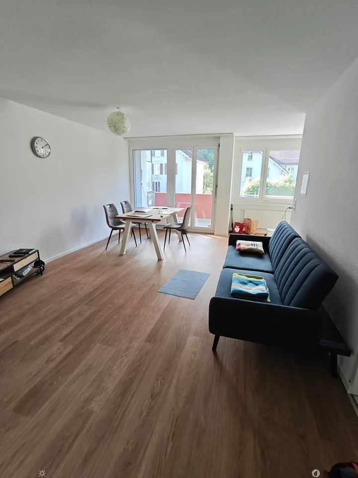 Moderne 3.5-Zimmer-Wohnung mit Balkon in Biel/Bienne
