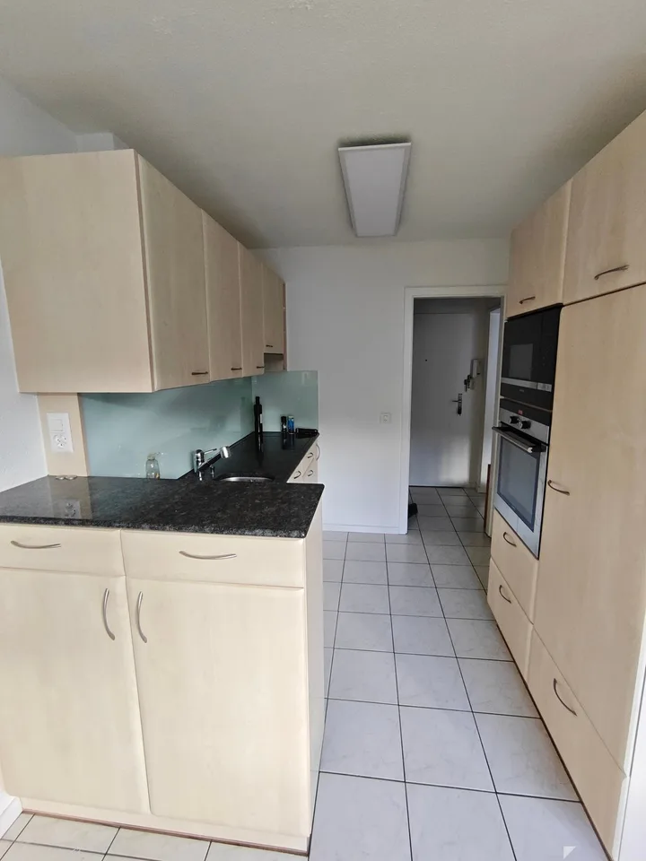 Moderne 3.5-Zimmer-Wohnung mit Balkon in Biel/Bienne
