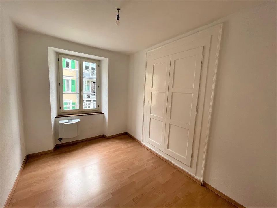Zu vermieten: 3-Zimmer-Wohnung mit eingerichteter Küche - Baptiste-Savoye 38, St-Imier