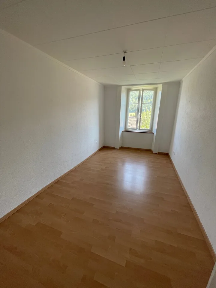 Zu vermieten: 3-Zimmer-Wohnung mit eingerichteter Küche - Baptiste-Savoye 38, St-Imier – Foto 6 von 6