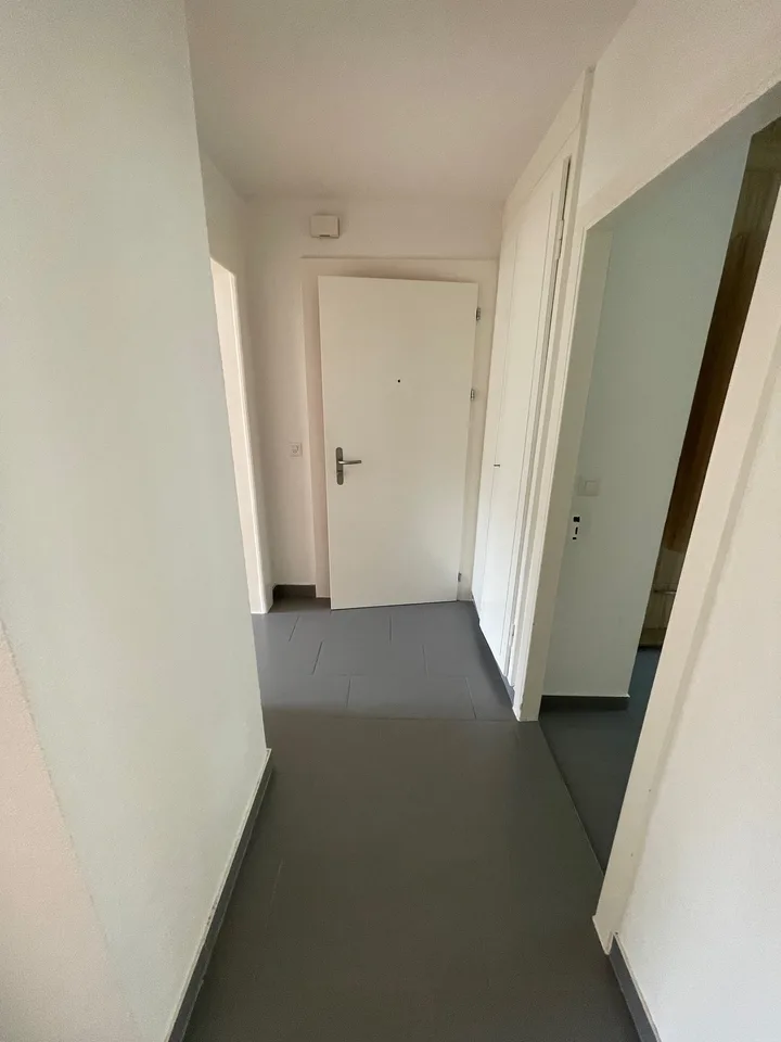 Zu vermieten: 3-Zimmer-Wohnung mit eingerichteter Küche - Baptiste-Savoye 38, St-Imier