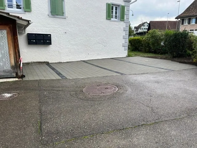 Parkplätze zu vermieten in Grüningen