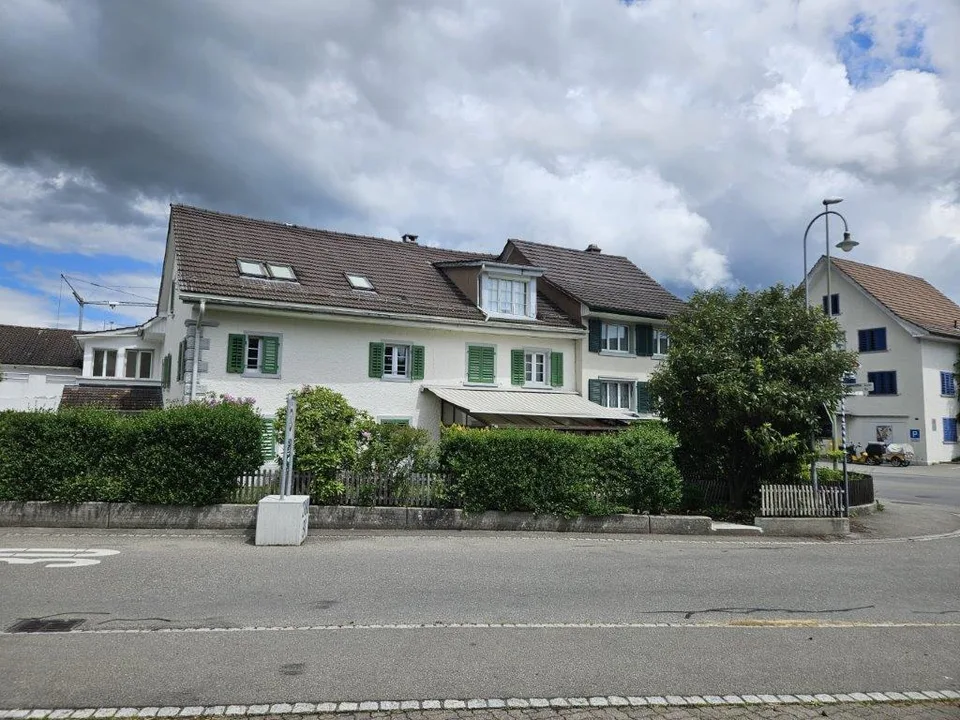 Parkplätze zu vermieten in Grüningen