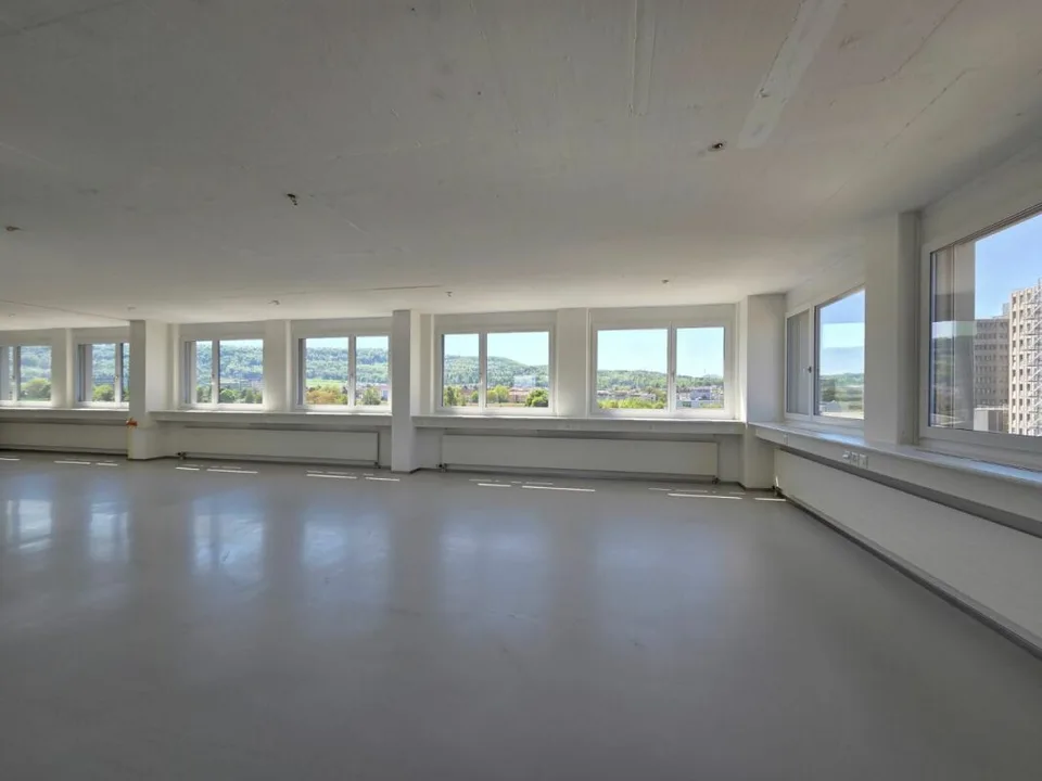 Espace de bureau et commercial attractif dans un excellent emplacement de trafic