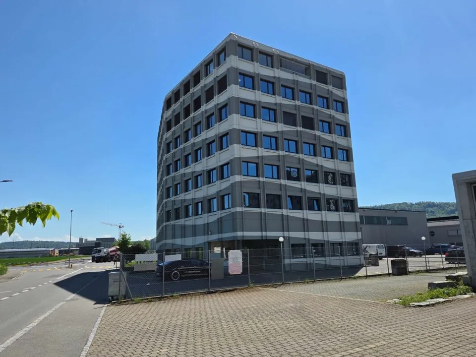 Attraktive Büro- und Gewerbefläche an verkehrstechnisch bester Lage