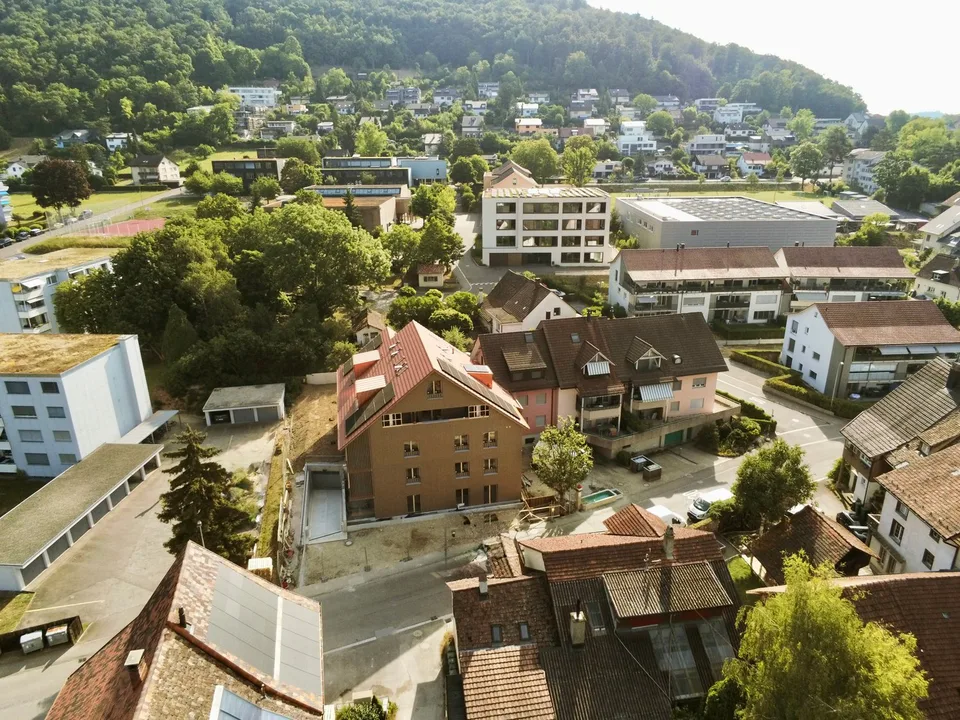 4.5-Zimmer-Wohnungen mit 360 m2 Rasenfläche