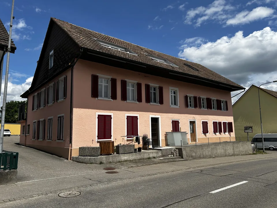 APPARTEMENT EN REZ-DE-CHAUSSEE 2.5 PIÈCES LUMINEUX ET MODERNE