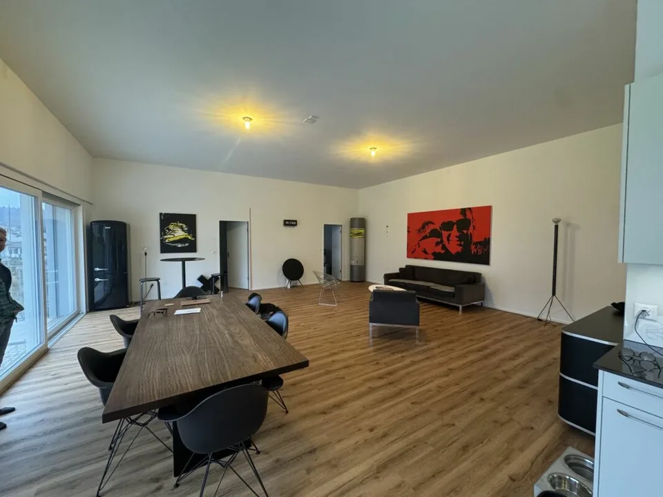 Fantastische Neubauwohnungen: (201) 4.5 Zimmer, grosse Terrassen, hohe Decken, Keller, WM/TU