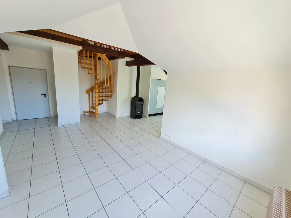 Grand duplex de 3.5 pces de 94m2 - A deux pas de l'hôpital
