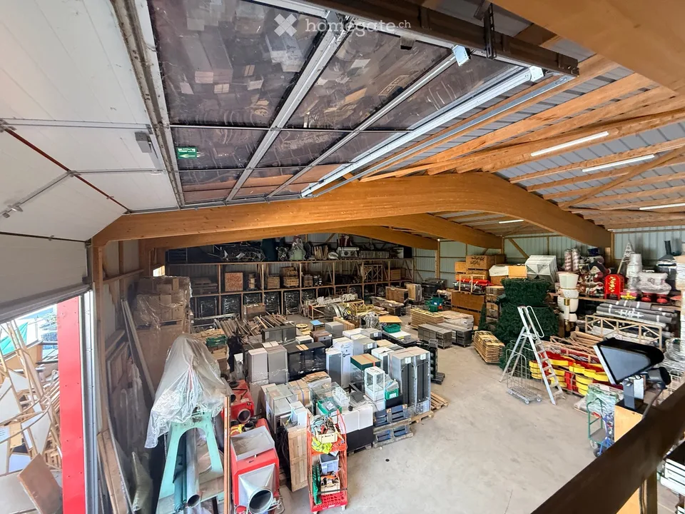 Lager-/Werkstattfläche von 1'054 m² mit großem Grundstück und Zugang für LKW