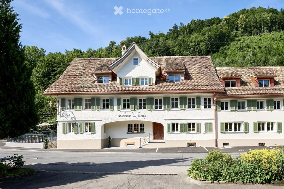 Historische  5.5-Zimmer-Wohnung/Büroräume in Seewen SZ