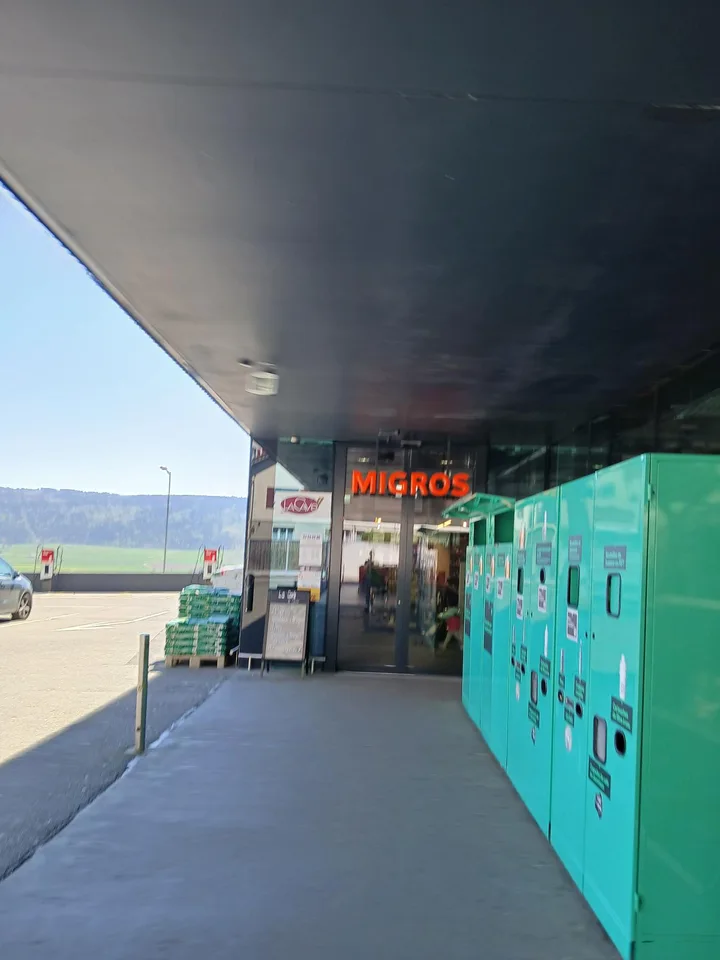 Magasin de 49m2 dans le centre commercial Migros de Cernier