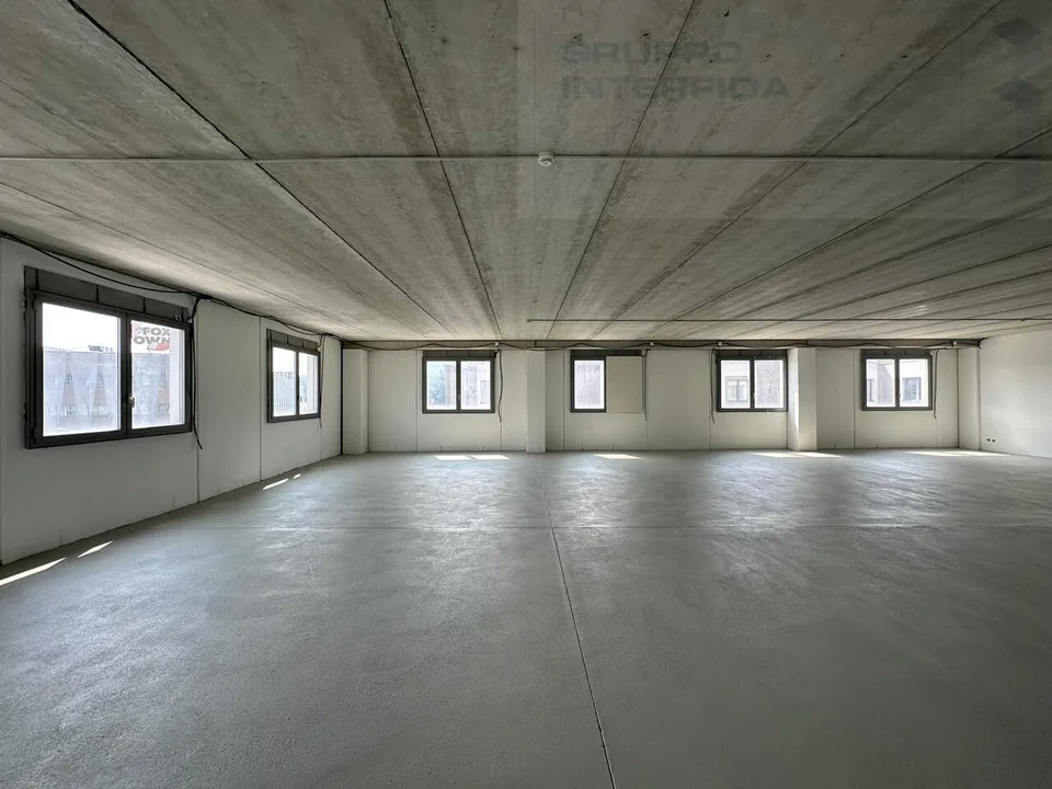 Bureaux spacieux rénovés à Mendrisio dans le quartier de Foxtown