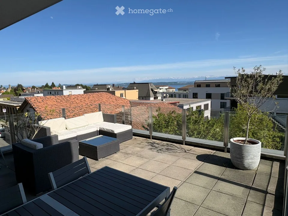 Magnifique duplex de 4,5 pcs avec terrasse et vue sur le lac