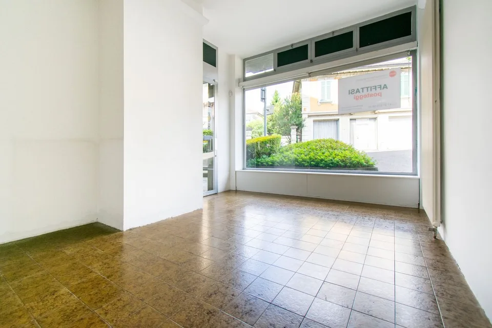 Lokal mit Schaufenster in Massagno