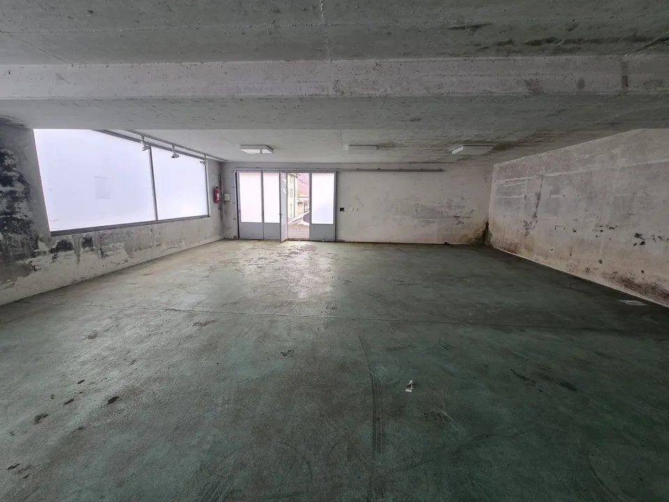 Hall di sosta o locale di deposito