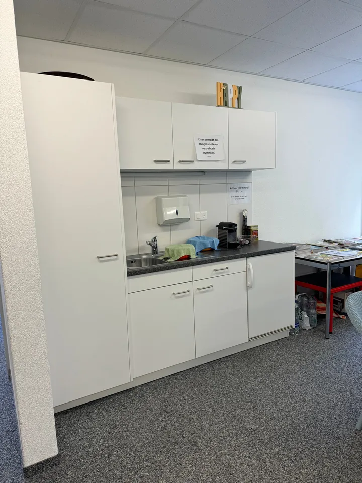 Spazio commerciale/uffici in affitto in posizione ottimale ad Aarberg