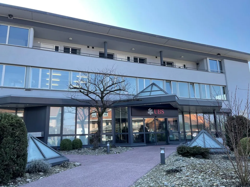 Gewerbe-/Bürofläche in Top Lage in Aarberg zu vermieten