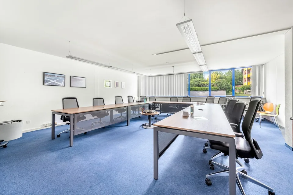 Votre site de production avec haute salle, grandes portes, forte charge au sol – photo 7 sur 9