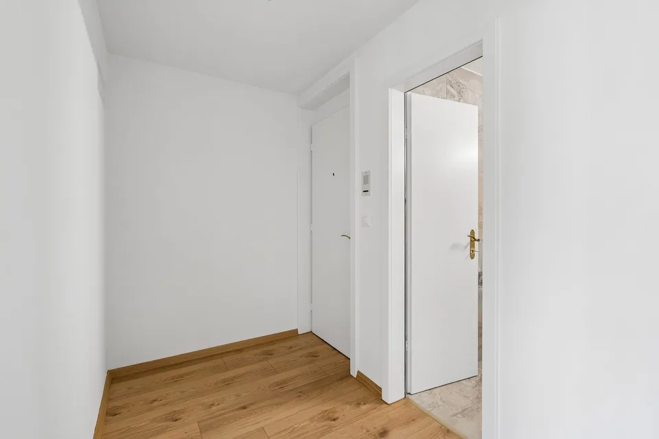 frisch renovierte 2-Zimmerwohnung mit grosser Terrasse in Zollikon