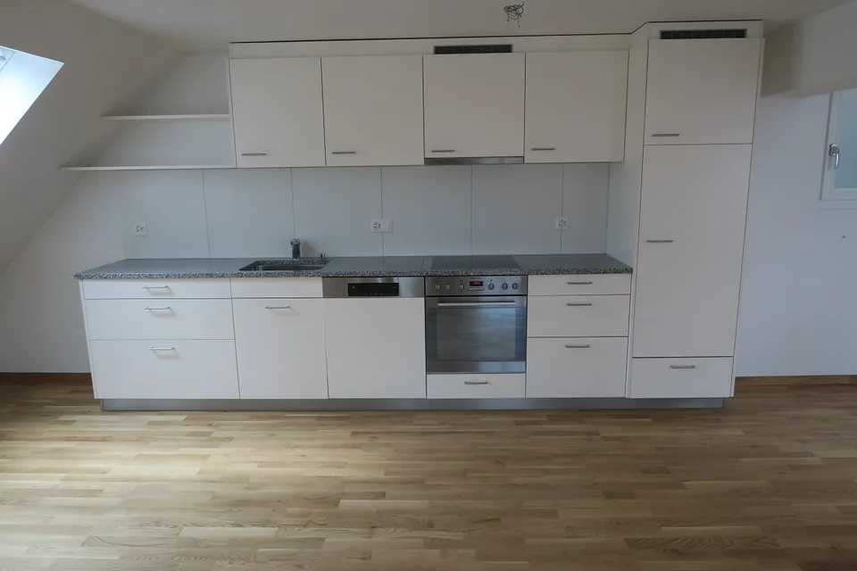 Attraktive 2.5-Zimmer-Dachwohnung mit eigener Dachterrasse