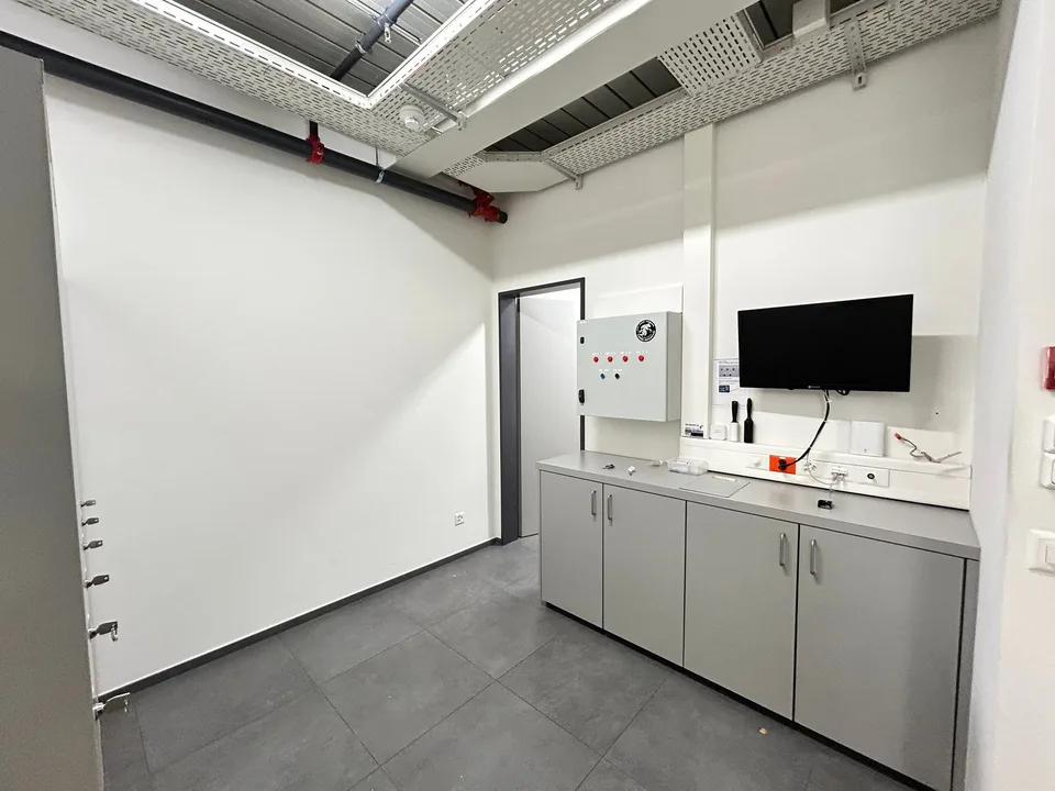 Verkaufs- oder Bürofläche von 154m2 in La Chaux-de-Fonds – Foto 9 von 13