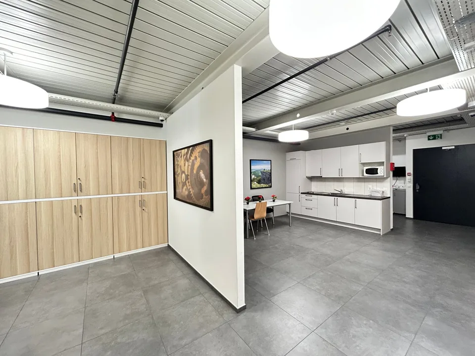 Verkaufs- oder Büroraum von 154m2 in La Chaux-de-Fonds