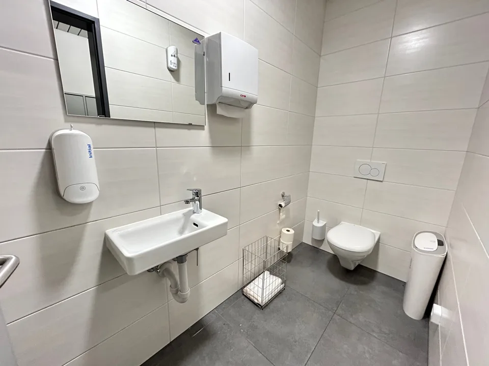 Verkaufs- oder Bürofläche von 154m2 in La Chaux-de-Fonds – Foto 12 von 13