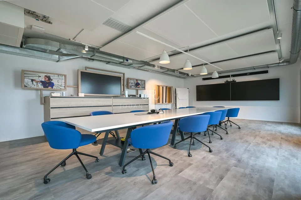 700 m2 di uffici in affitto in un edificio moderno, completamente arredati "Plug & Play" – foto 6 di 13
