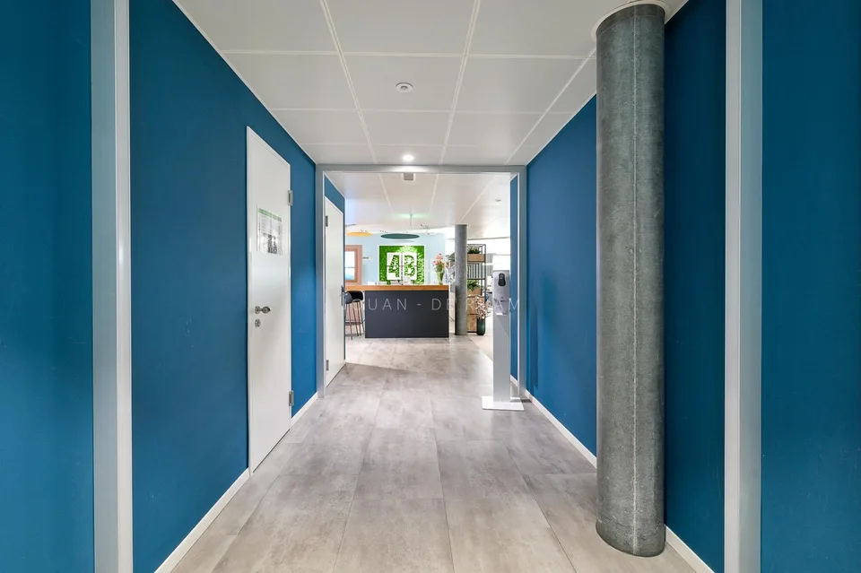 700 m2 di uffici in affitto in un edificio moderno, completamente arredati "Plug & Play" – foto 11 di 13