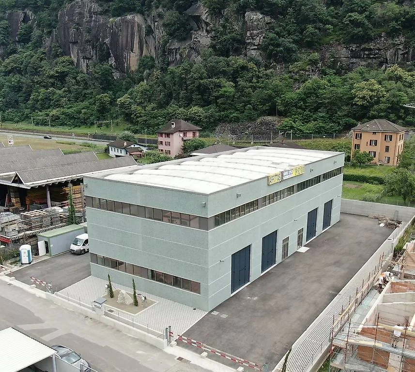 Zu vermieten in Cresciano: Neubau-Halle