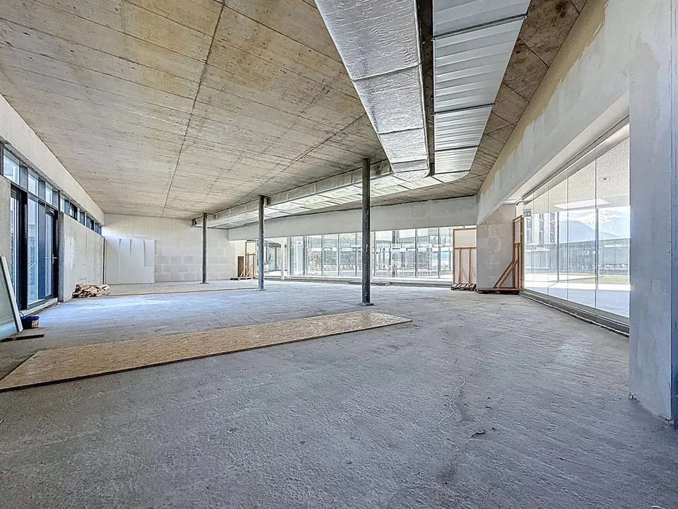 Surface commerciale de 69m2 à louer à Saxon