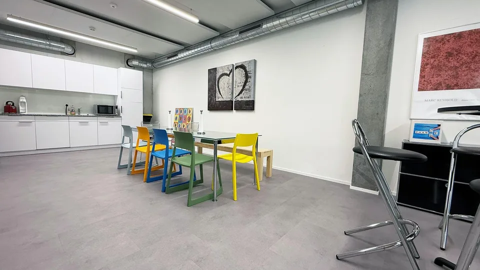Moderne 3.5-Zimmer Büroräume an der Maneggstrasse