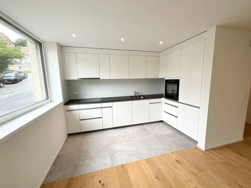Neue 2.5-Zimmer-Wohnungen mit Loggia - Moderner Komfort, Nachhaltigkeit und Lebensqualität im Herzen des Dorfes