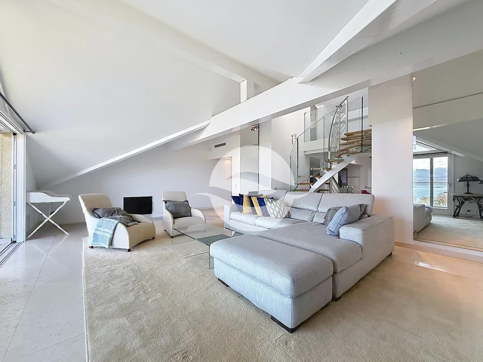 Superbe appartement meublé avec vue Lac et Alpes