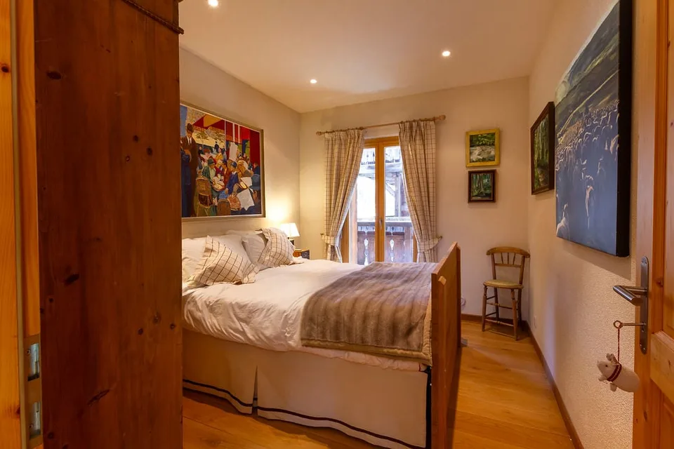 Charming Alpine apartment with Cozy Interiors and Stunning Mountain Views – photo 7 of 10