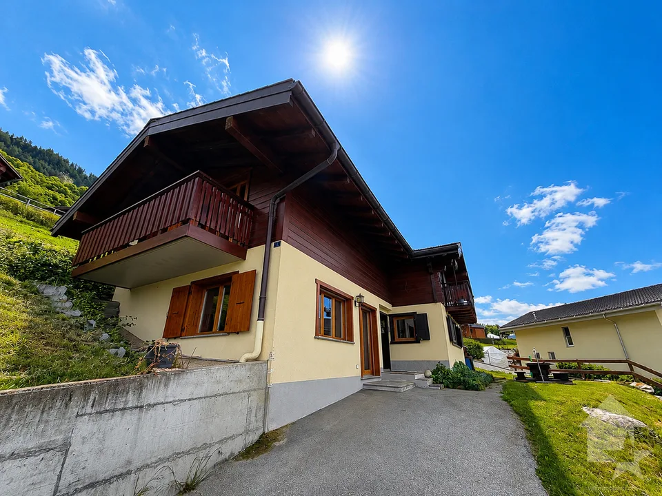 Charmante maison avec vue panoramique sur la plaine