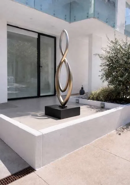 Spazio commerciale con giardino privato visibilità prestigio e funzion – foto 8 di 9