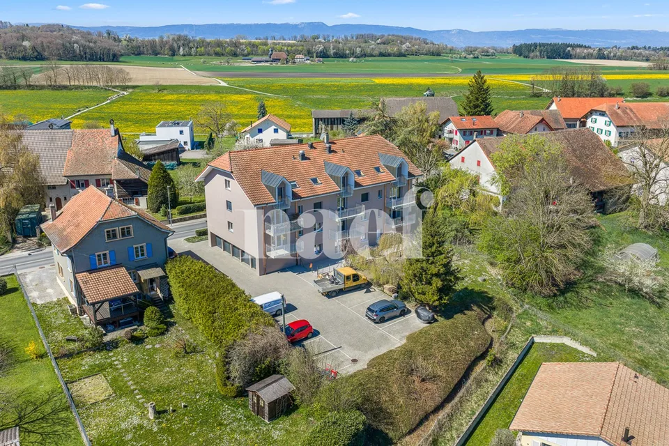 Appartamento ristrutturato di 4.5 locali con balcone all'ultimo piano in vendita a Fétigny